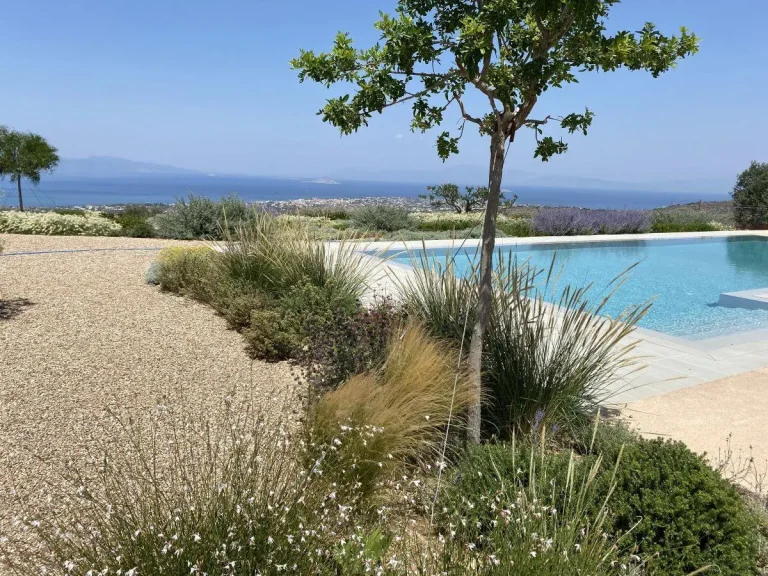 διαμόρφωση εξωτερικού χώρου σε εξοχικό στην Αίγινα